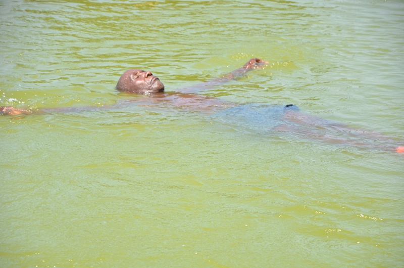 Minani yatangiye koga afite imyaka icyenda abitojwe na se