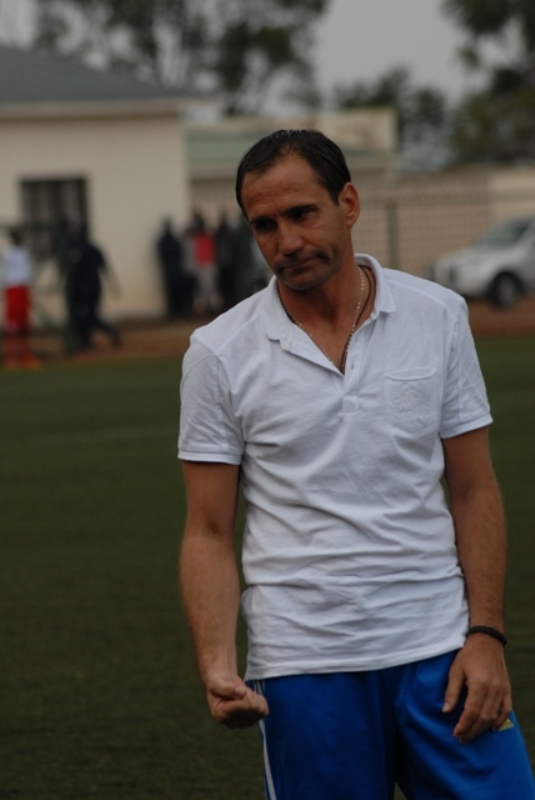 Gomes ahamya ko bigoye ko muri iki cyumweru yaba abaye umutoza wa Rayon Sports bidasubirwaho kuko hari ibyo agomba gusuzuma