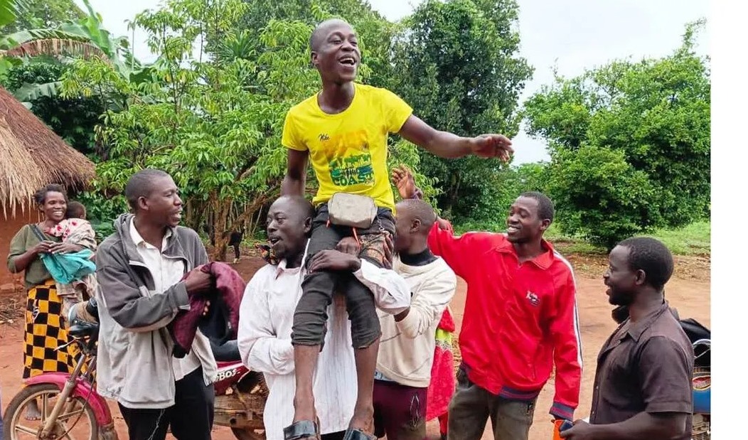 Ashraf Bamusungwire amaze kugaruka mu muryango, bakoze ibirori byo kumwishimira