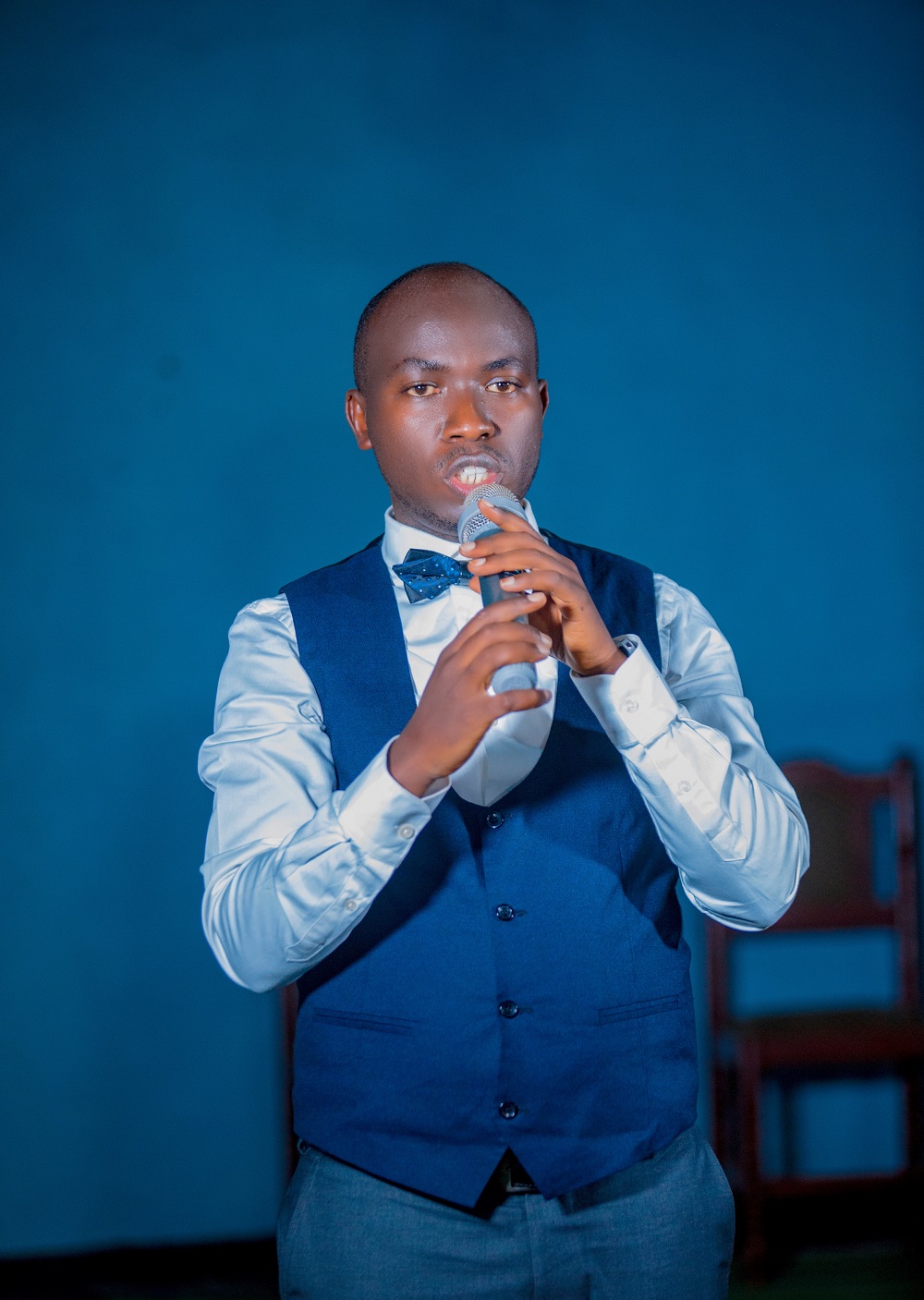 Mahoro Isaac yishyuriye abarenga 100 mituweli, anoroza inka uwarokotse Jenoside yakorewe Abatutsi