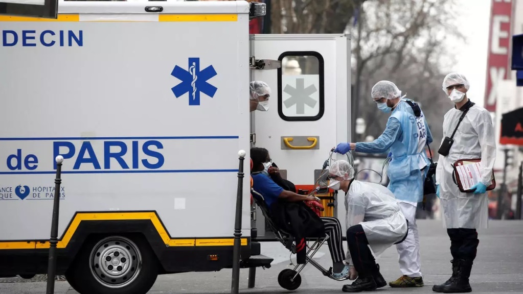 Abanyamahanga bakora mu nzego z’ubuvuzi mu Bufaransa barasaba gufatwa nk’abandi mu gihe cya Coronavirus