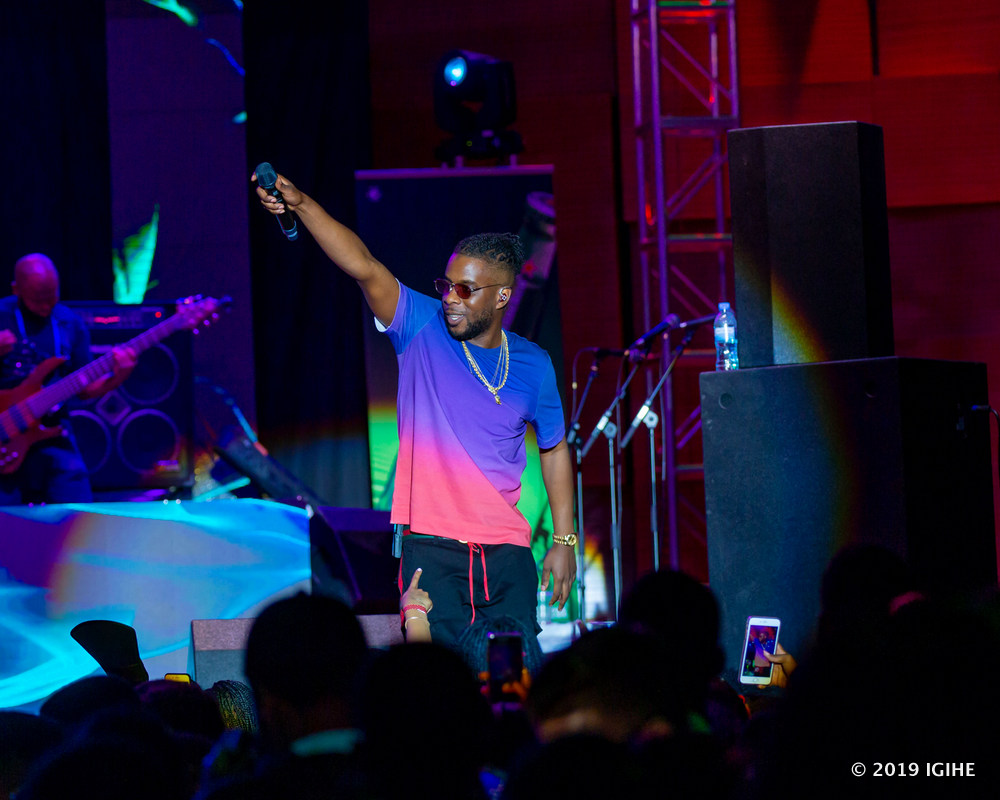 Maleek Berry yafatanyaga n'abakunzi be kuririmba