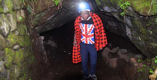 Mani Martin mu buvumo