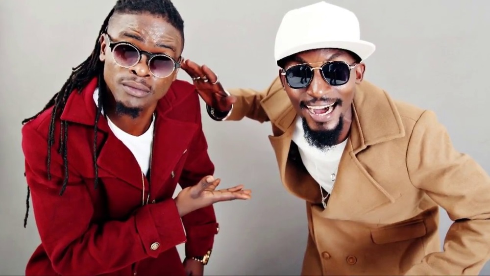 Radio yaririmbanaga na Weasel murumuna wa Chameleone