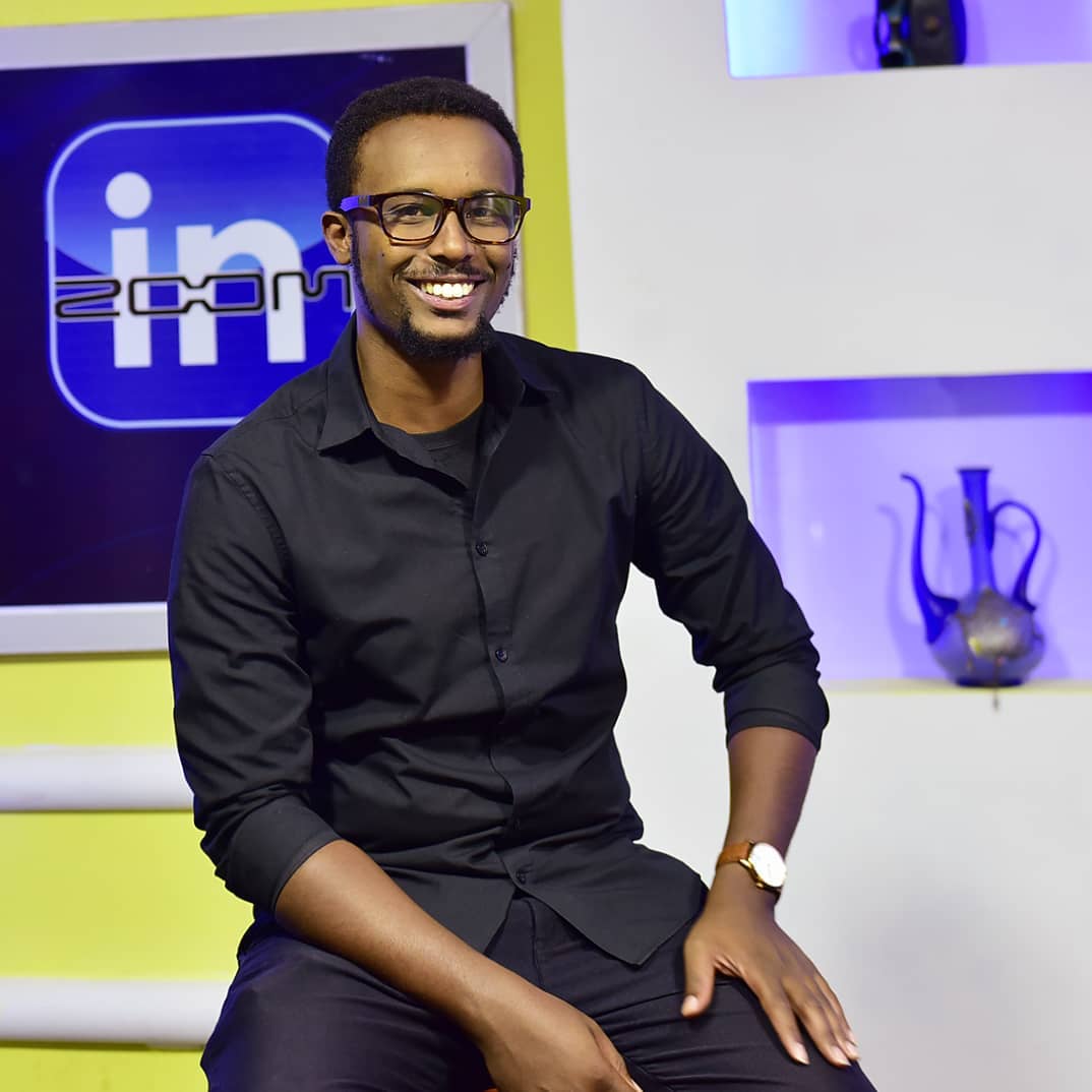 Gerard Mbabazi ni umunyamakuru ukunzwe cyane mu kiganiro Zoom in kuri RBA