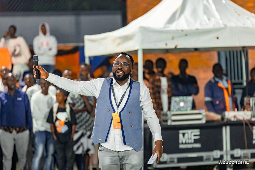 Iki gitaramo cyari kiyobowe na MC Tino