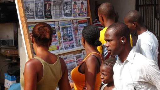 Abari biteze igitaramo cya Youssou Ndour batangajwe no gusanga mu binyamakuru ko cyasubitswe kubera indwara ya Ebola