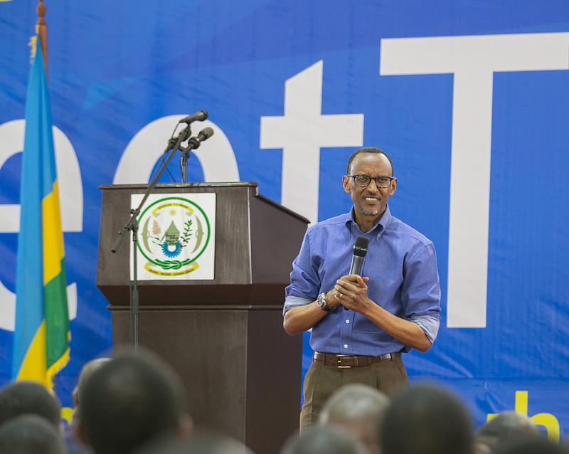 Perezida Kagame ageza impanuro ku rubyiruko rwitabiriye ibikorwa byo gusoza Itorero Inkomezamihigo