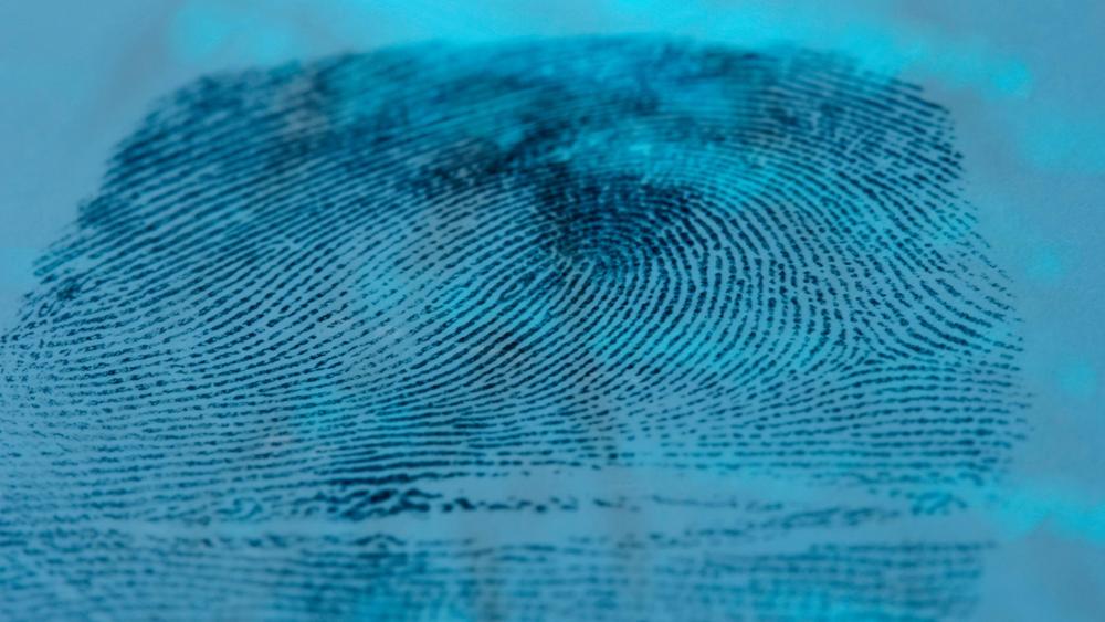 Ikoranabuhanga risuzuma hakoreshejwe ibikumwe rizwi nka ‘Fingerprint’ rishobora gutangira gukoreshwa mu nkiko zo mu Bwongereza