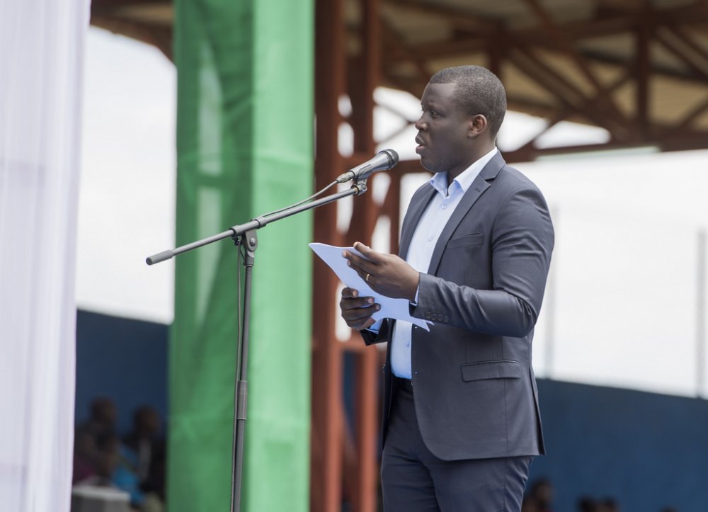 Umuyobozi w’Akarere ka Nyamagabe, Uwamahoro Bonaventure, yashimiye Perezida Kagame ibikorwa remezo akomeje kubagezaho