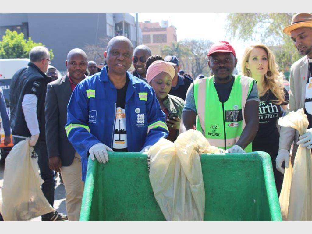 Meya Herman Mashaba atangiza gahunda ya Re Sebetseng ku ya 14 Kanama 2017