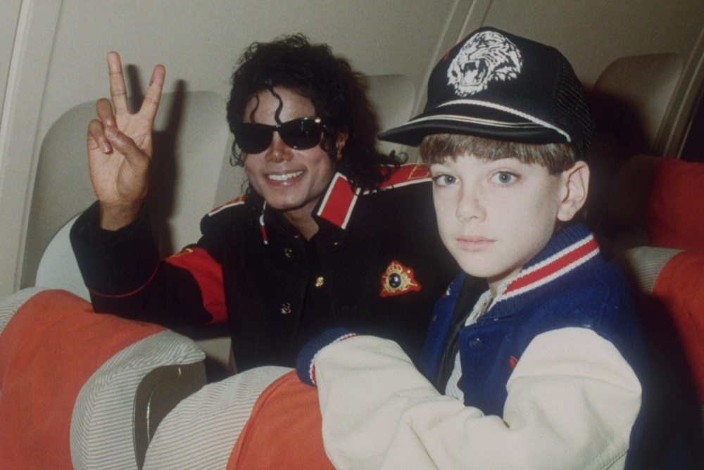 Michael Jackson na James Safechuck umushinja kumusambanya akiri umwana