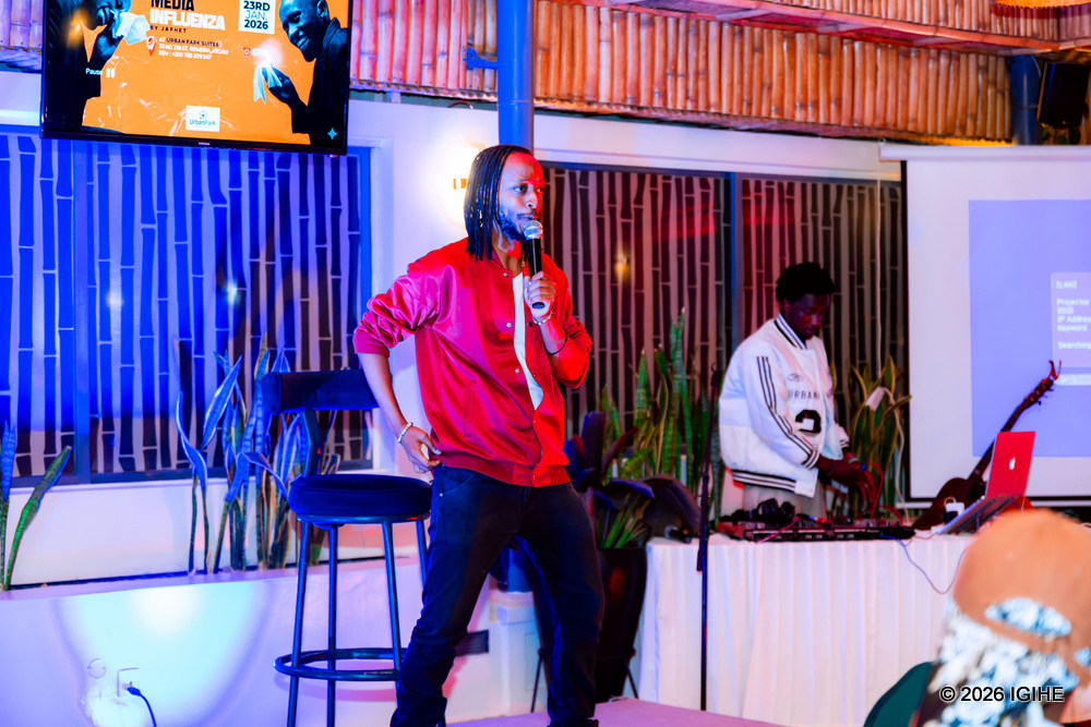 Michael Sengazi ni we wayoboye iki gitaramo cya Japhet