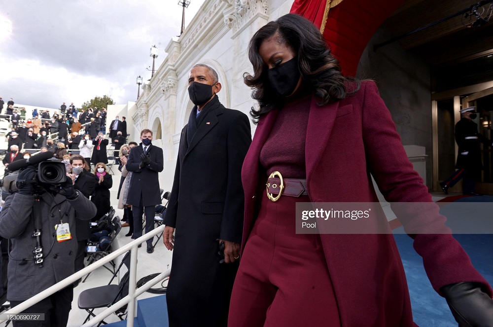 Michelle Obama yari yambaye imyambaro yashimwe na benshi kandi ubona ibara ryayo rifite umwihariko