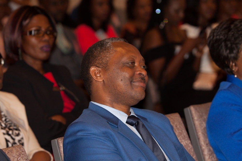 Minisitiri w'Ubutegetsi bw'igihugu Prof.Shyaka ubwo yari akurikiye ibiganiro byarimo gutangwa