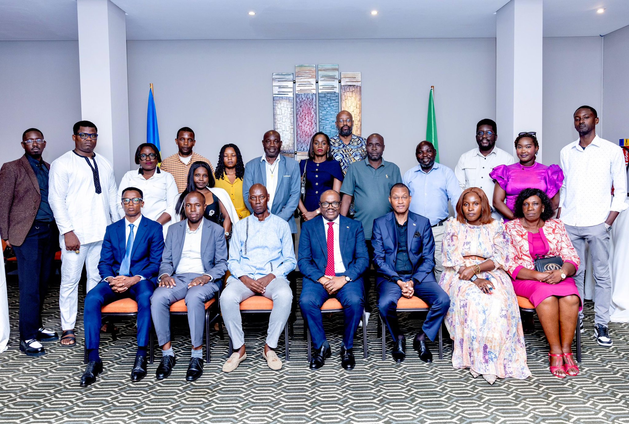Minisitiri w’Intebe, Dr. Nsengiyumva Justin yagiranye ibiganiro n’Abanyarwanda baba muri Gabon