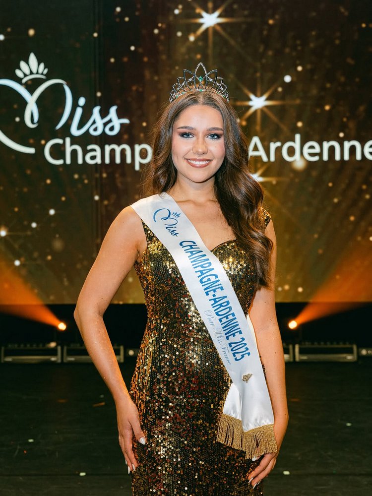 Miss Champagne-Ardenne ni Ynès Lallemand afite imyaka 19