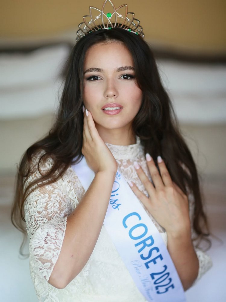 Miss Corse ni Manon Mateus w'imyaka 23