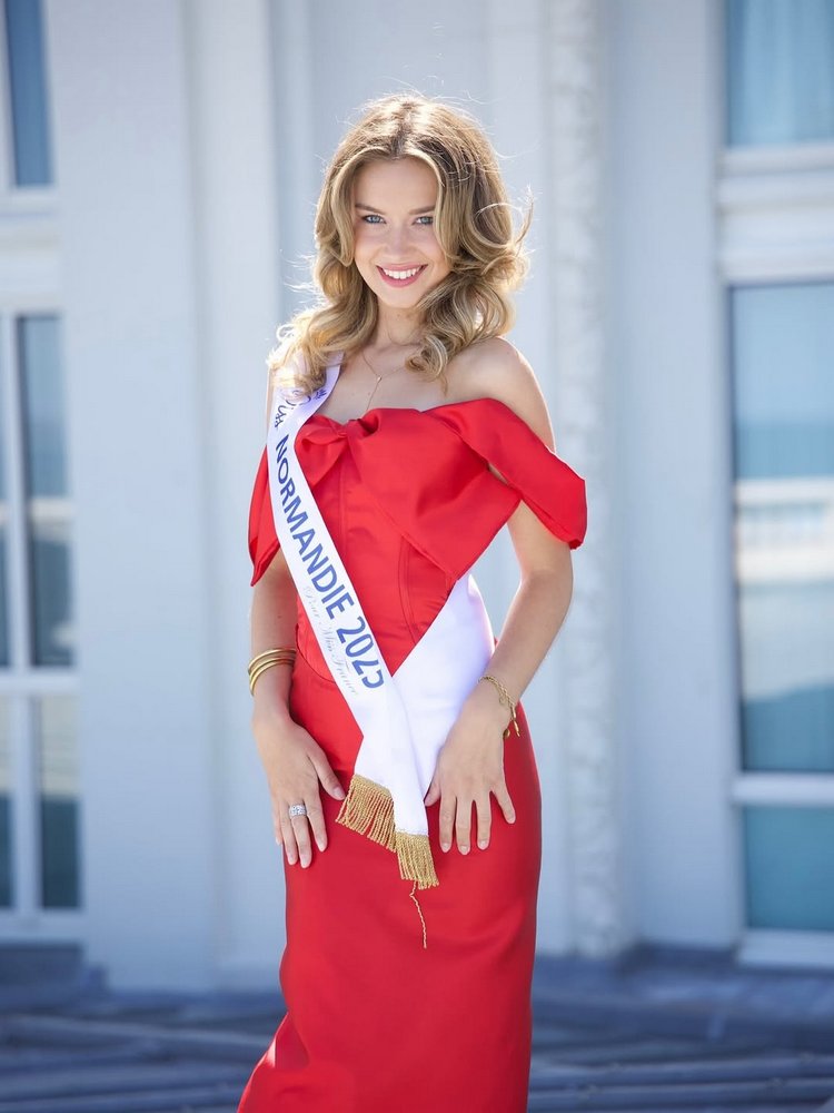 Miss Normandie ni Victoire Dupuis w'imyaka 19