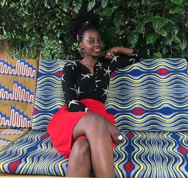 Uwimbabazi ari kwandika igitabo “Ubuzima n’amahirwe” yakomoye ku kubona mashusho y’uburyo Se yishwe muri Jenoside