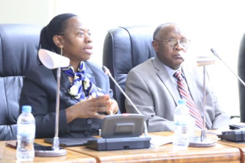 Umuyobozi wungirije wa Unity Club, Monique Nsanzabaganwa na Perezida wa Komisiyo y'ubumwe n'Ubwiyunge, Bishop John Rucyahana