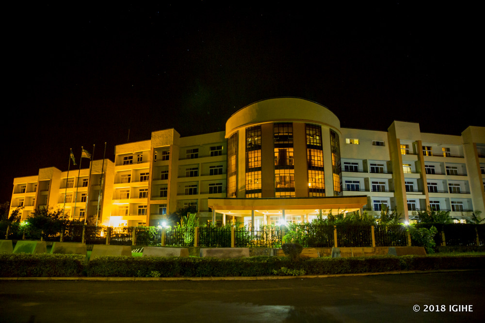Aba bakobwa bacumbitse kuri Golden Tulip i Nyamata