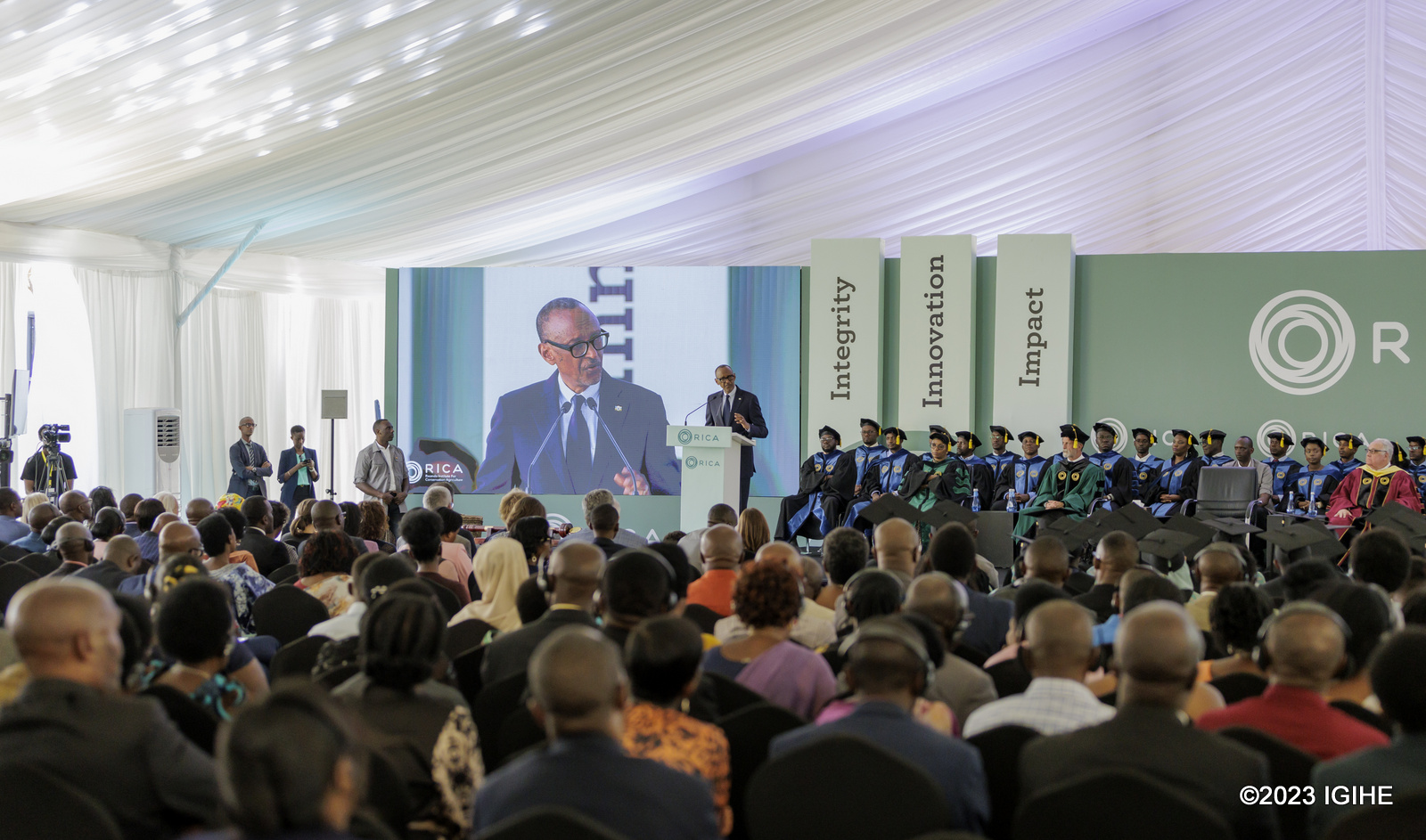 Perezida Kagame yavuze ko ubuhinzi bwa Afurika buzatezwa imbere n'icyerekezo ababukoramo bagomba kubanza kugira, bakakigenderaho