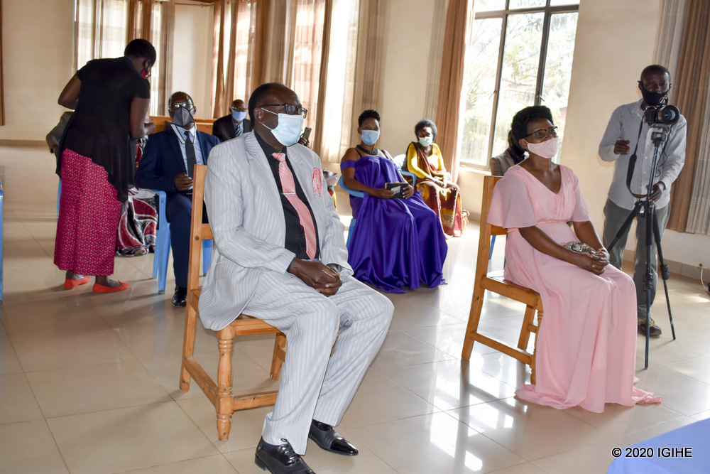 Bakurikiranye inyigisho zinyuranye zo mu murenge mbere yo gusezerana imbere y'amategeko