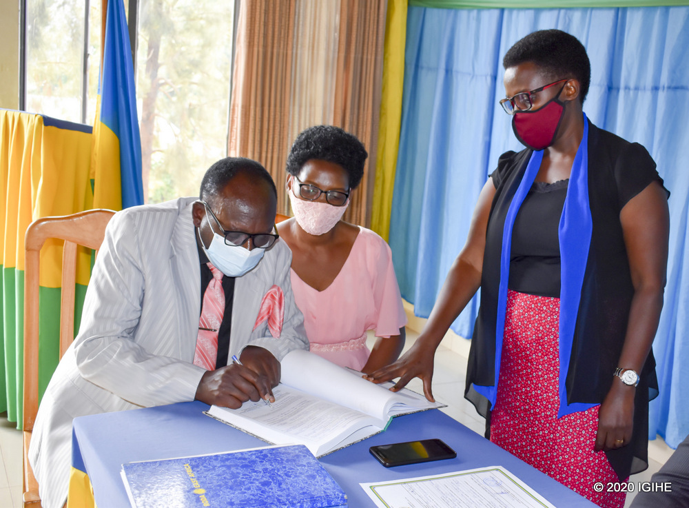 Bushayija Pascal amaze kurahira yasinyiye indahiro ye