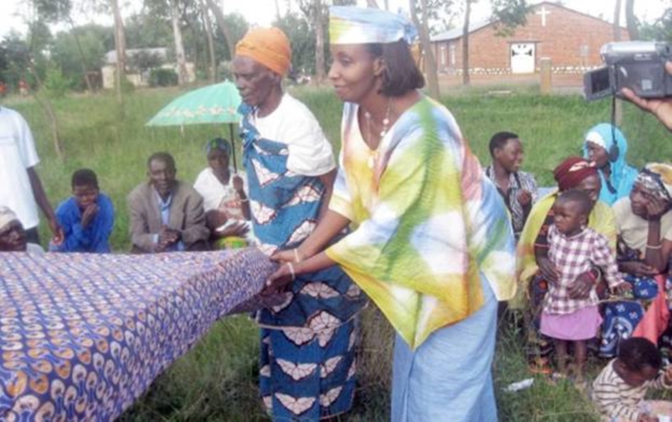 PSP yagize uruhare mu gutangiza gahunda ya “Sasa neza Munyarwandakazi”, yigisha abaturage guca ukubiri na nyakatsi ku buriri