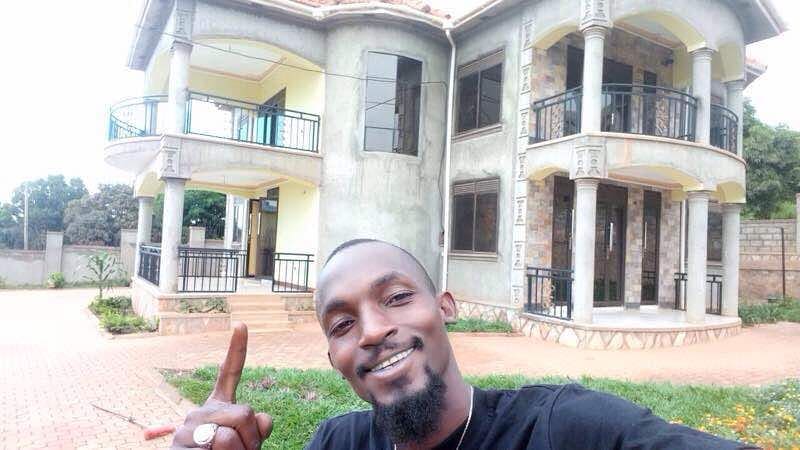 Imwe mu nzu Radio apfuye akiri kubaka