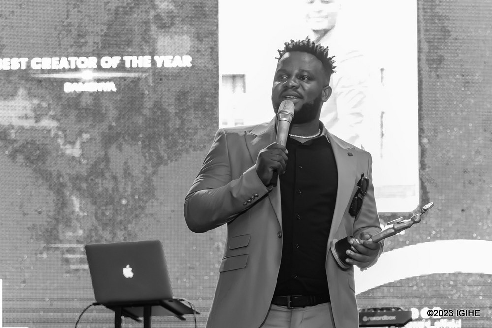 Mr Funny igihembo yahawe yagituye umubyeyi we
