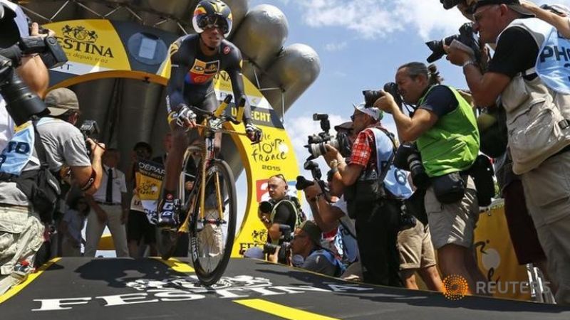 Umunya Eritrea Daniel Teklehaimanot niwe wafunguye Tour de France 2015, aba umwirabura wa mbere ukinnye iri siganwa