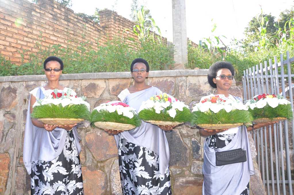Abakirisitu bo mu Bibare bitegura kwerecyeza ku Rwibutso rwa Jenoside rwa Kigali aho bunamiye inzirakarengane zirenga ibihumbi 250 zihashyinguye