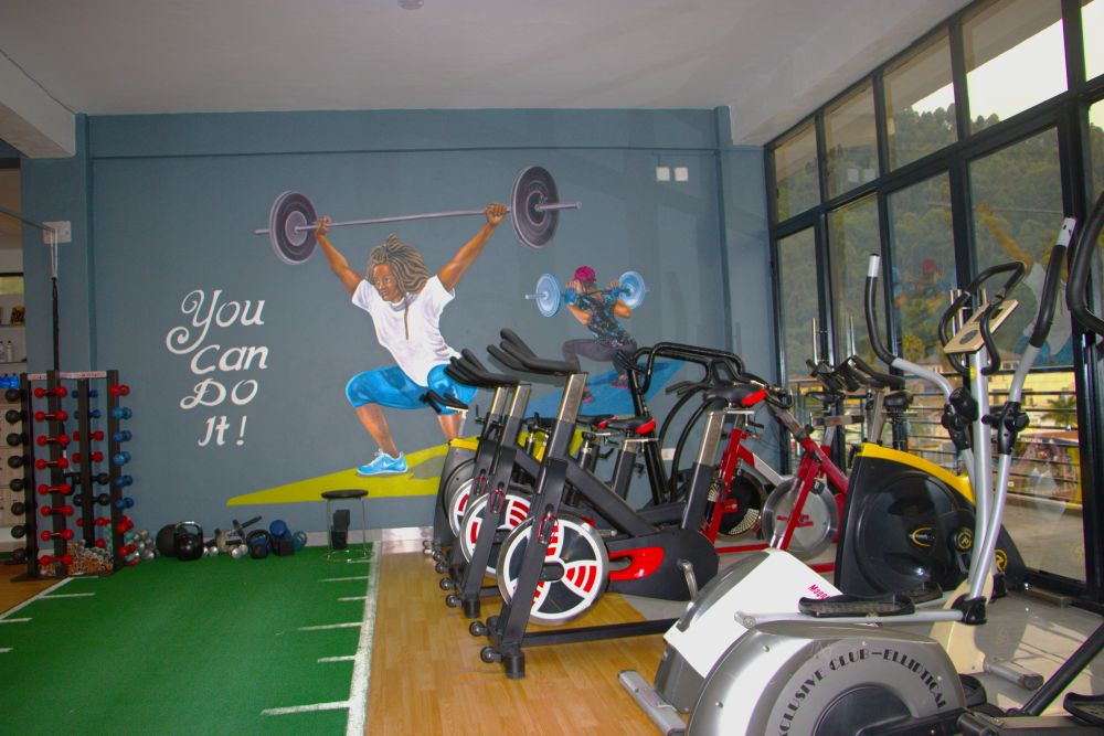 Mu bice binini by'iyi nyubako hari icyashyizwemo Gym