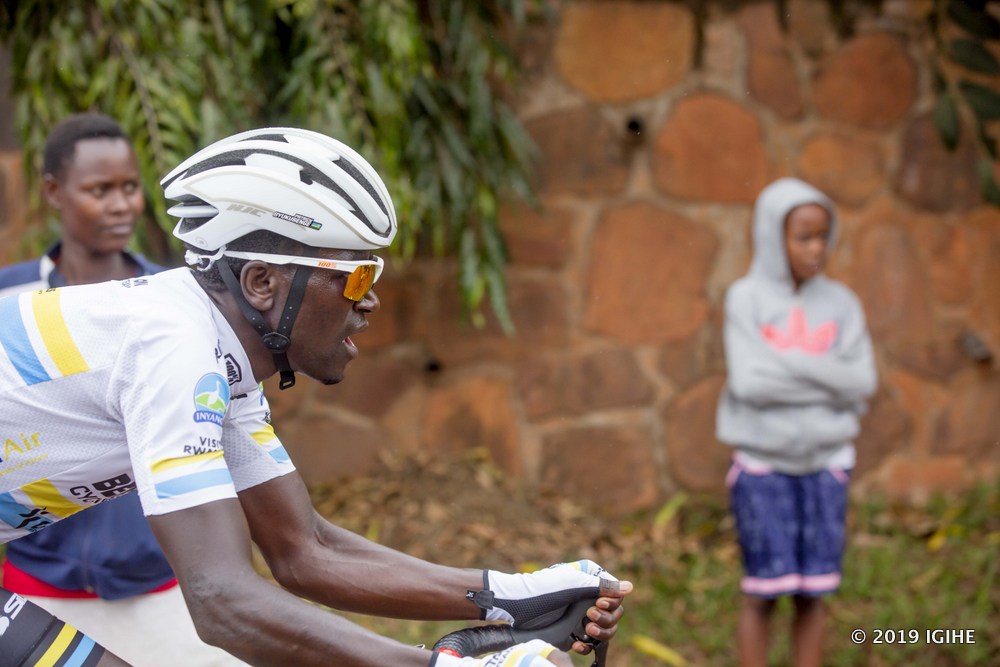 Mu bilometero bya nyuma banyonga bashinyiriza kubera umunaniro