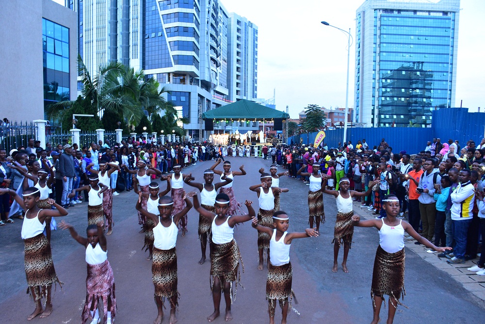 Mu muhanda rwagati niho igitaramo cyabereye