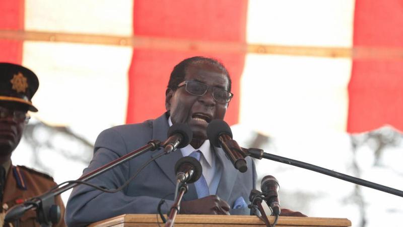 Perezida Mugabe yavuze ko atazihanganira abashaka kumurwanya /Photo AFP