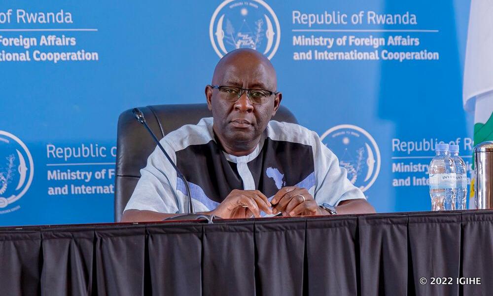 Mukuralinda yasabye aba banyapolitiki kumenya neza abo bifatanya na bo