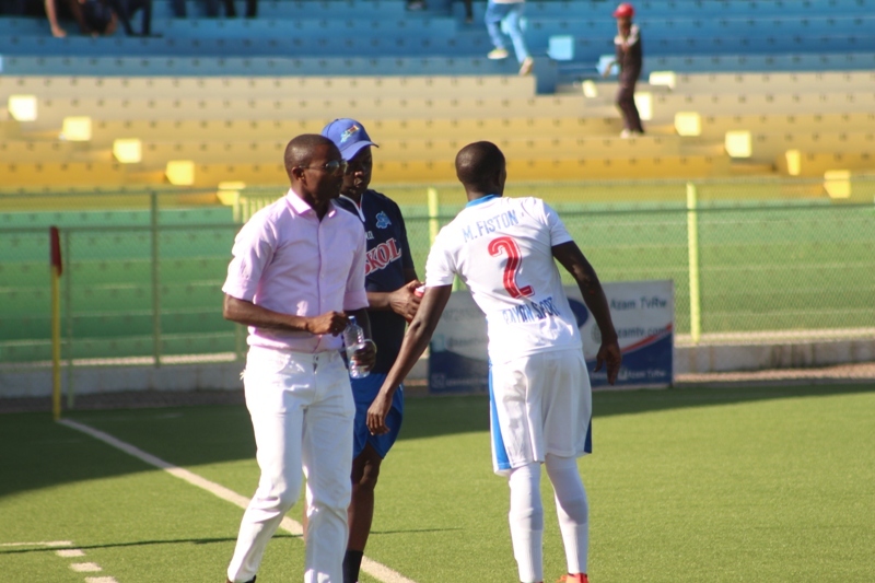 Munezero Fiston niwe myugariro muzima usigaye muri Rayon Sports