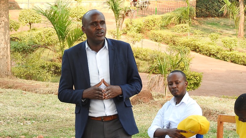 Mwambutsa Benjamin, Umuyobozi w'Ishuri ryisumbuye rya Kigarama