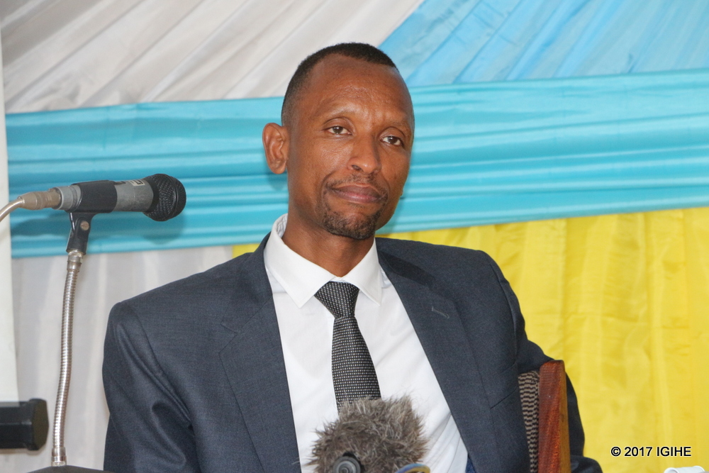 Mwenedata yahunze igihugu nyuma yo guhimba imikono ashaka kwiyamamariza kuyobora u Rwanda mu 2017