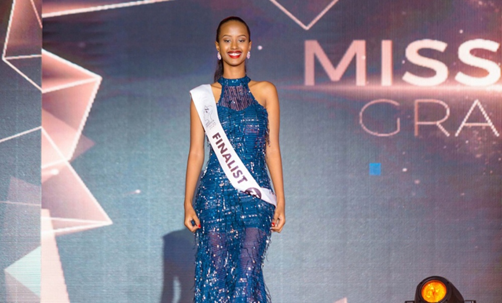 Ku munsi wo gutanga ikamba ni uku Nishimwe Naomie yaserutse yambaye