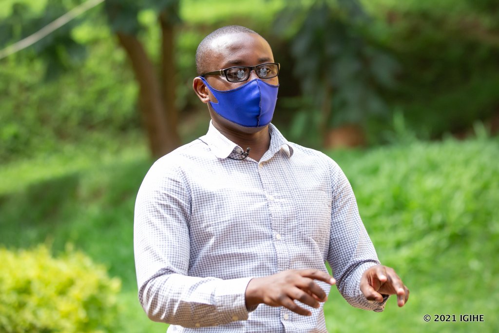Ndorimana Philbert umwe mu bashinzwe ikoranabuhanga muri Lycée de Kigali yizeye ko abanyeshuri baba abari mu rugo no ku ishuri bazafashwa gukomeza gusubiramo amasomo neza