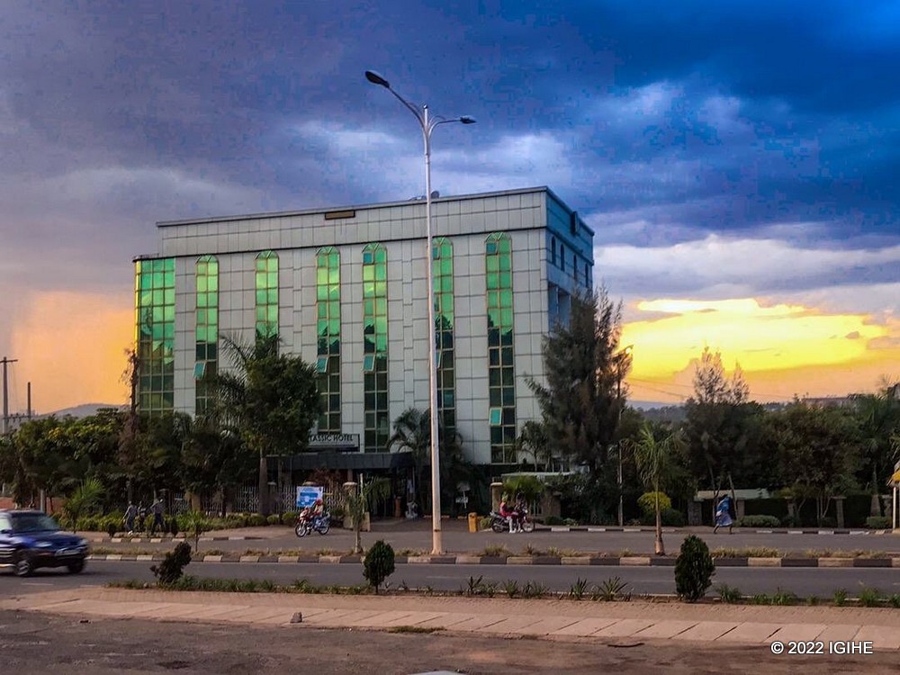 Kugera kuri Classic Hotel Kigali bisaba urugendo rw'ibilometero bine uvuye ku Kibuga Mpuzamahanga cy'Indege cya Kigali