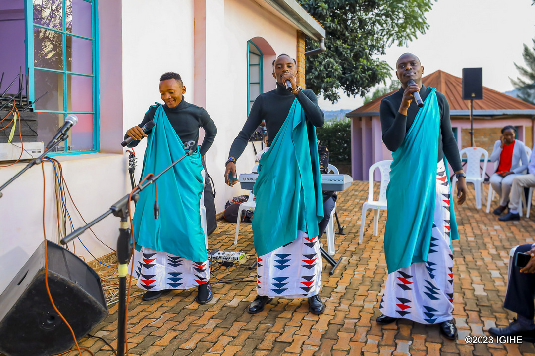Ni umuhango waranzwe no kwizihirwa n'imbyino za Kinyarwanda