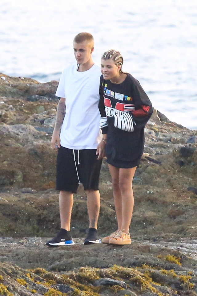 Justin Bieber na Sofia Richie bari bamaze ibyumweru bitandatu bakundana