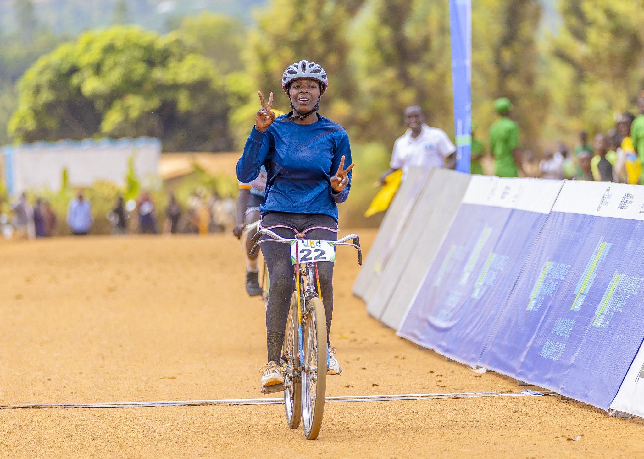 Nishimwe Gisele yitwaye neza mu bakobwa basiganwa ku magare