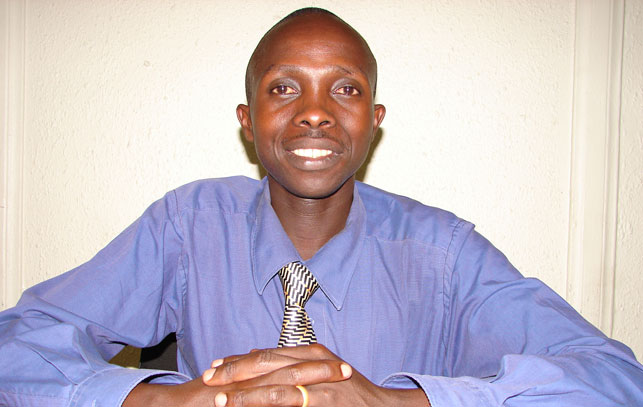 Umusizi Nsanzabera ukora ubusizi n'ubwanditsi kuri ubu uvuga ko ubusizi bukwiye gusigasirwa bukanagendera ku mahame nyayo abasizi bagasubira ku nganzo y'ukuri