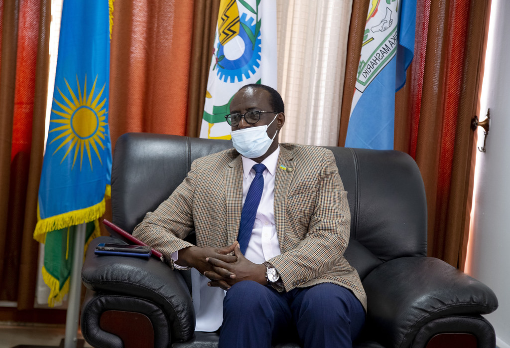 Umunyamabanga wa Leta muri Minisiteri y’Ububanyi n’Amahanga, Ushinzwe Umuryango wa Afurika y’Iburasirazuba, Prof Nshuti Manasseh yavuze ko u Rwanda rudashobora koherereza u Burundi impunzi zikekwaho gushaka guhirika ubutegetsi kuko binyuranye n'amategeko mpuzamahanga agenga impunzi